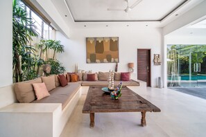 Living room - Elegant Private Villa, 3 BR, Seminyak With Staff (Seminyak)