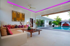 Pool - Elegant Private Villa, 3 BR, Seminyak With Staff (Seminyak)