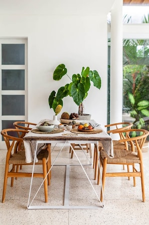 Villa, 2 Bedrooms, Smoking, Private Pool | Dining room