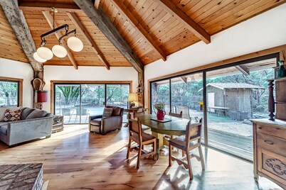 Cabin near the river with private pool, wood-burning fireplace & patio