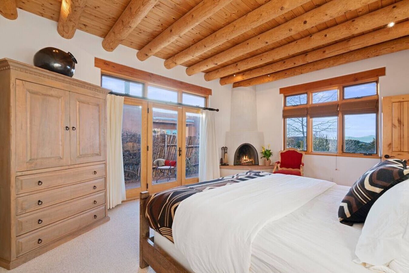 3 多间卧室、办公桌、熨斗/熨衣板、旅行婴儿床