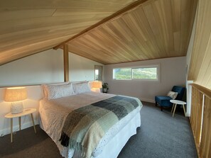 2 bedrooms, in-room safe, desk, free WiFi