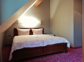 1 makuuhuone, tallelokero huoneessa, Wi-Fi, vuodevaatteet