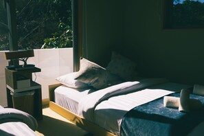 Casa, para no fumadores (Private Vacation Home) | Escritorio, cortinas blackout, insonorización y wifi gratis 