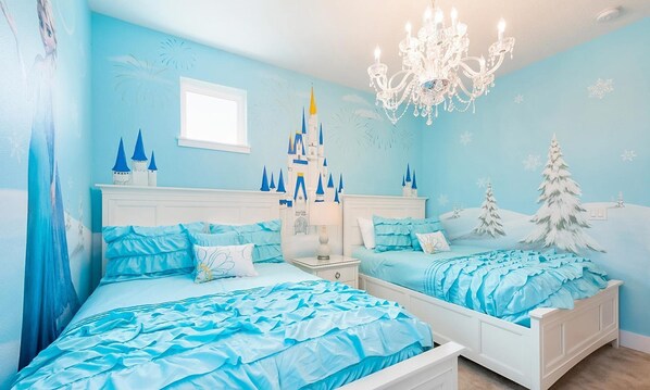 5 bedrooms, iron/ironing board, Internet, bed sheets