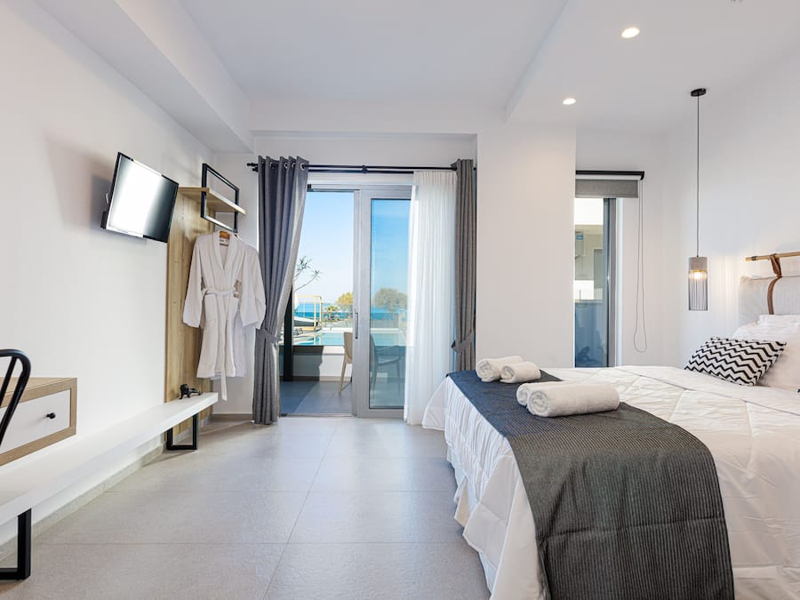 Suite, Accessible, Sea View | Premium-sengetøj, senge med topmadrasser, individuelt design