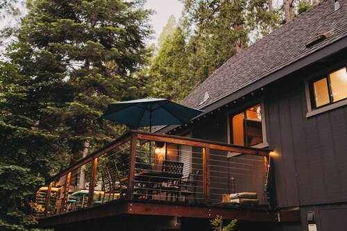 Family Cabin in Blue Lake Springs, Near Town!