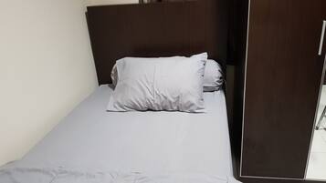 Standard Single Room, Men only | Meja, Wi-fi percuma