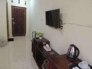 Standard Room, Fan | Desk, bed sheets - Srikayah by Ndalem Beong (Borobudur)