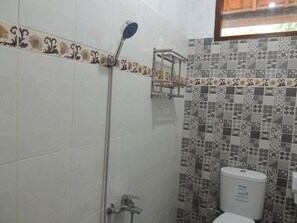 Superior Twin Room with AC | Bathroom | Shower, free toiletries, bidet, towels
