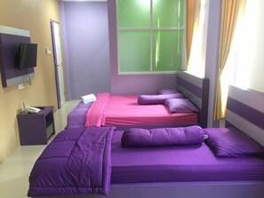 Suite Room with Breakfast - Hotel Ungu Pas Kangen Bekasi (Bekasi)