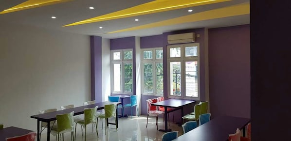 Interior - Hotel Ungu Pas Kangen Bekasi (Bekasi)