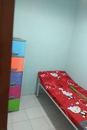 مكتب وواي فاي مجانًا وملاءات أسرّة