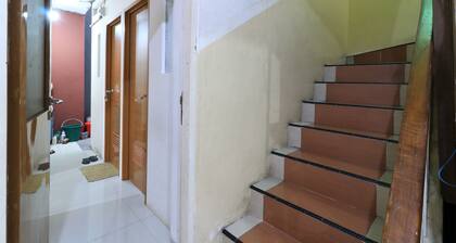 Eiffel Residence Batu Tulis 37 - Female Only