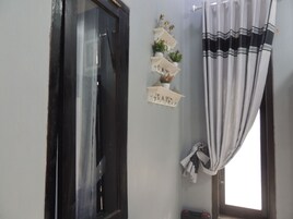 Family Room | Free WiFi