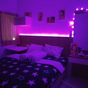 Studio | Brankas, meja kerja, setrika/meja setrika, dan Wi-Fi gratis