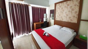 Studio | WiFi (free) - Premi Inn Margonda Residence (Depok)