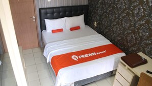 Studio | WiFi (free) - Premi Inn Margonda Residence (Depok)