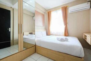Apartment, 2 Bedrooms | 2 bedrooms, in-room safe, desk, iron/ironing board - Premi Inn River Side (Jakarta)