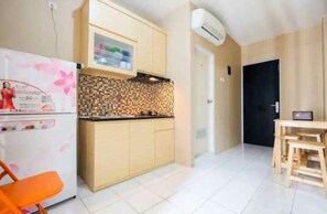 Apartment, 2 Bedrooms | Private kitchen