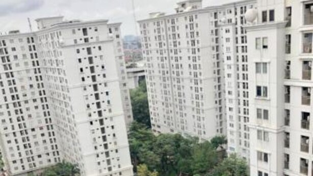 Outdoor pool - Kalibata City by Kamara Rooms (Jakarta)