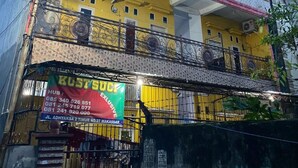 Exterior detail - Suci Guest House 1 (Makassar)