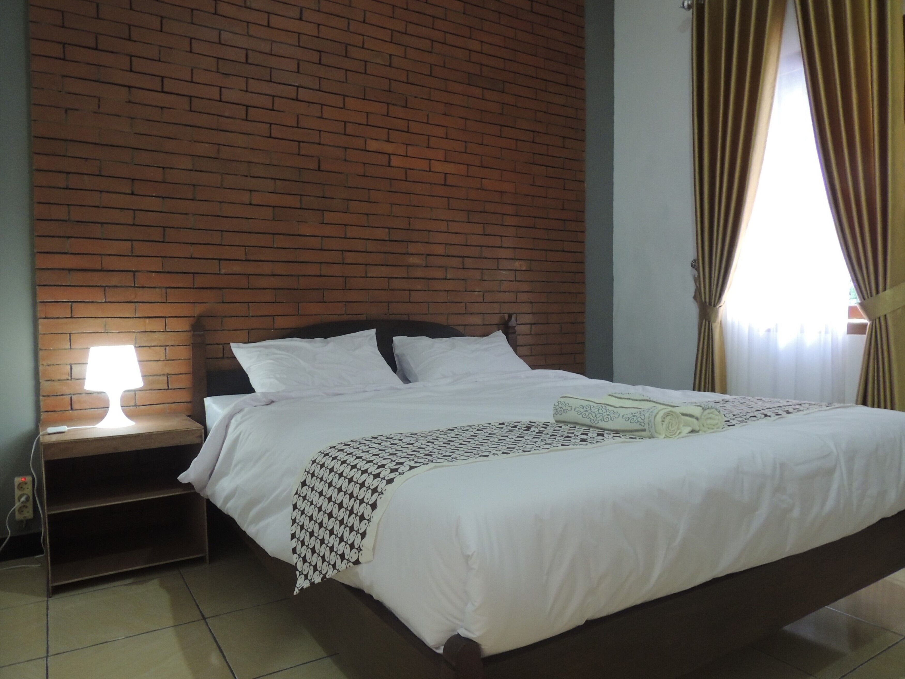 Habitación estándar doble (AC) | Escritorio