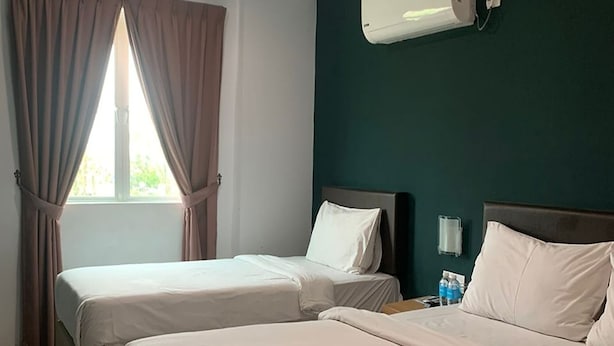 Suite, Multiple Beds | WiFi (free), bed sheets - Room V Jalan Megat by Secom (Batu Pahat)