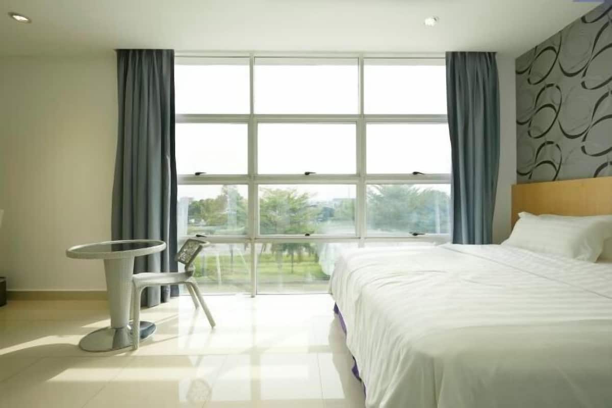 1 bedroom, iron/ironing board, free WiFi, bed sheets