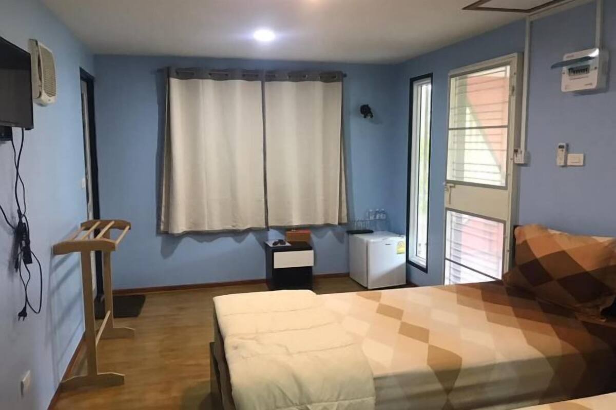 Desk, rollaway beds (surcharge), WiFi (free), bed sheets