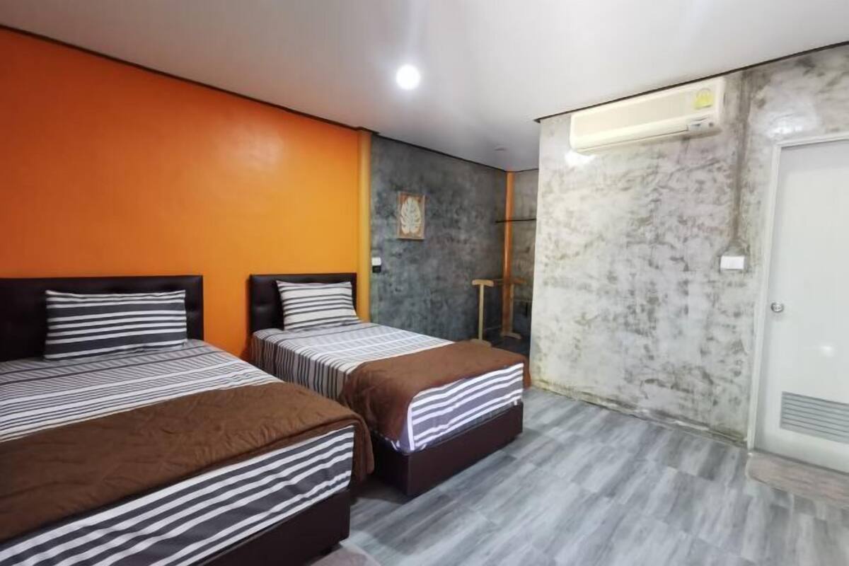 Desk, rollaway beds (surcharge), WiFi (free), bed sheets