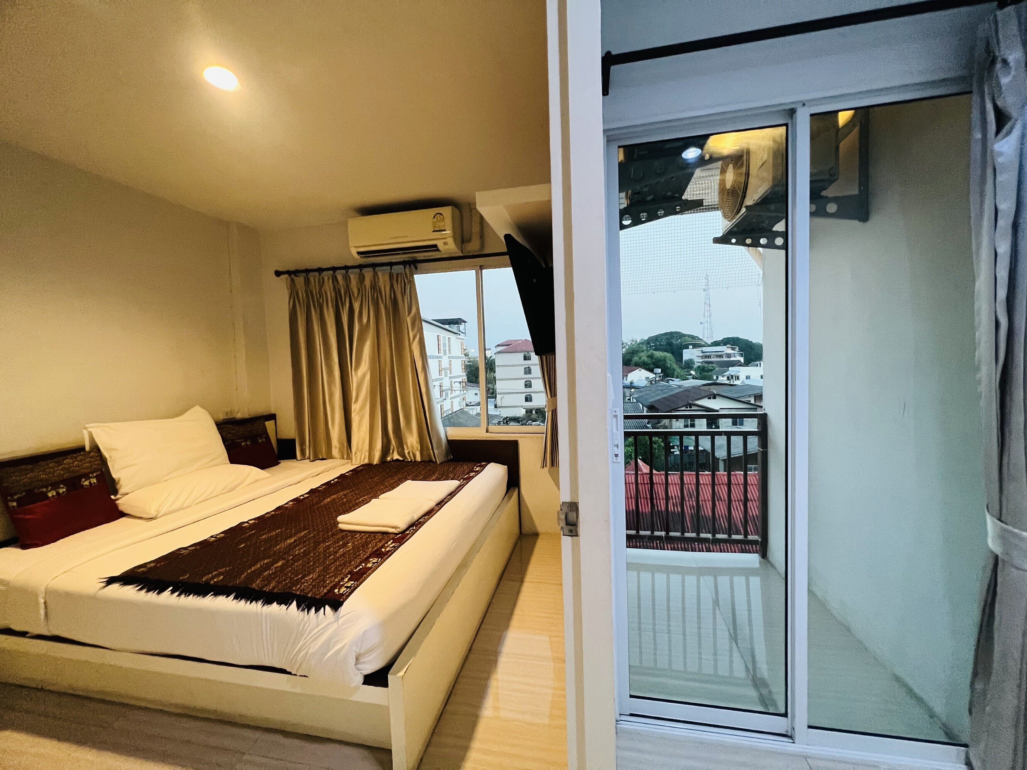 1 bedroom, desk, free WiFi