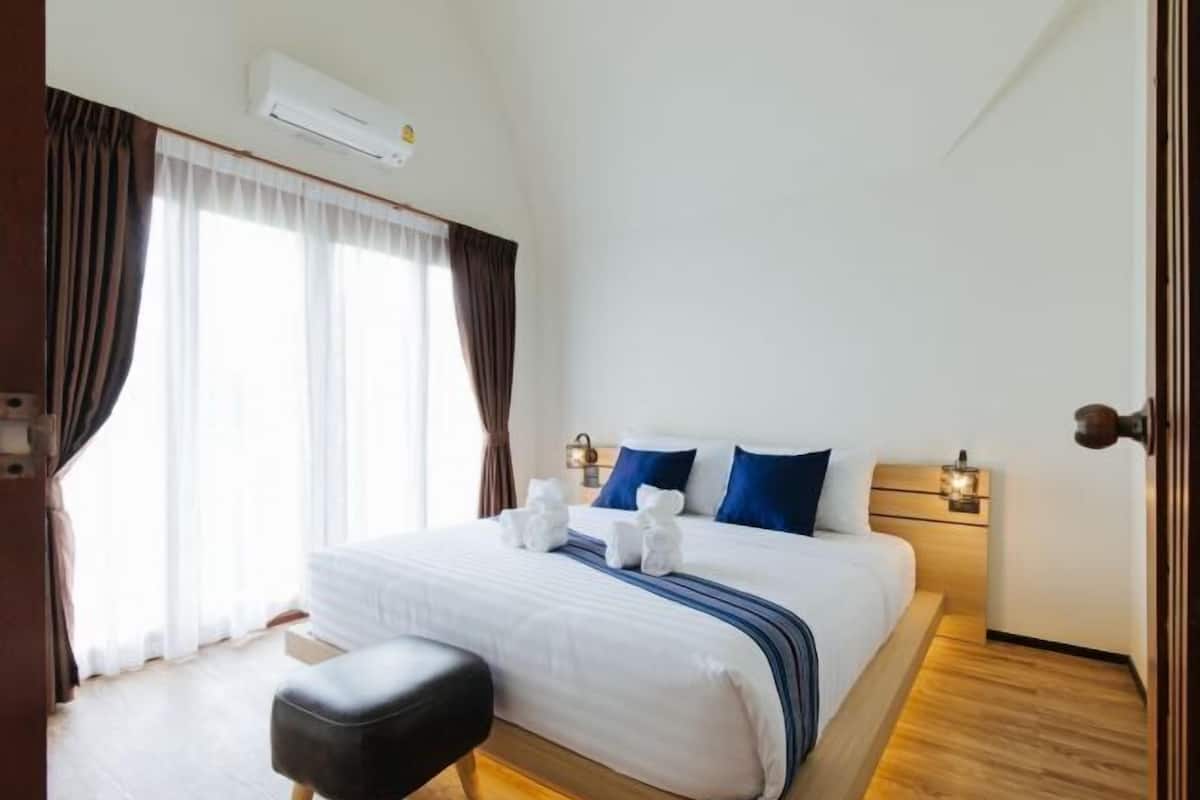 Minibar, escritorio, sistema de insonorización