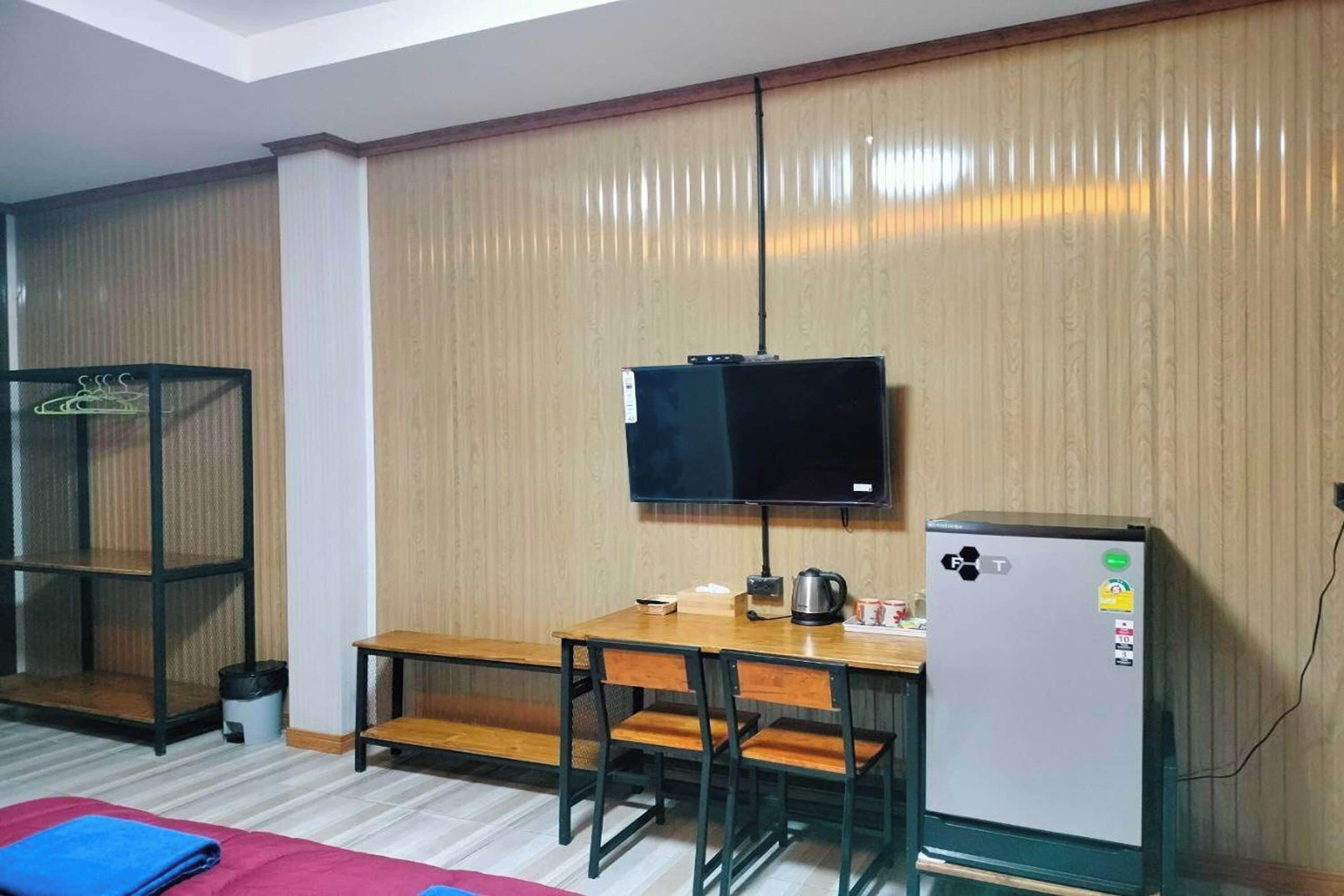Standard King Room | Desk, free WiFi, bed sheets