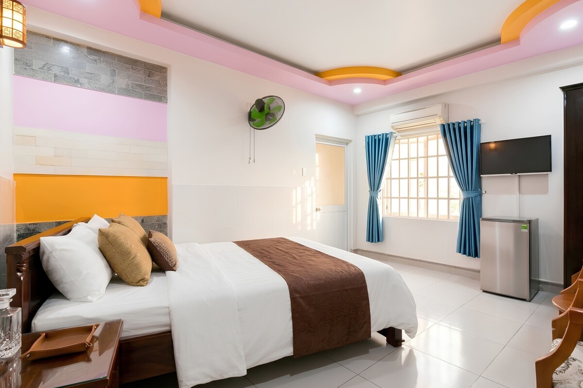 Habitación superior, 1 cama Queen size | Wifi gratis y ropa de cama 