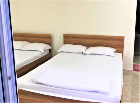 Superior Quadruple Room | Desk, free WiFi, bed sheets