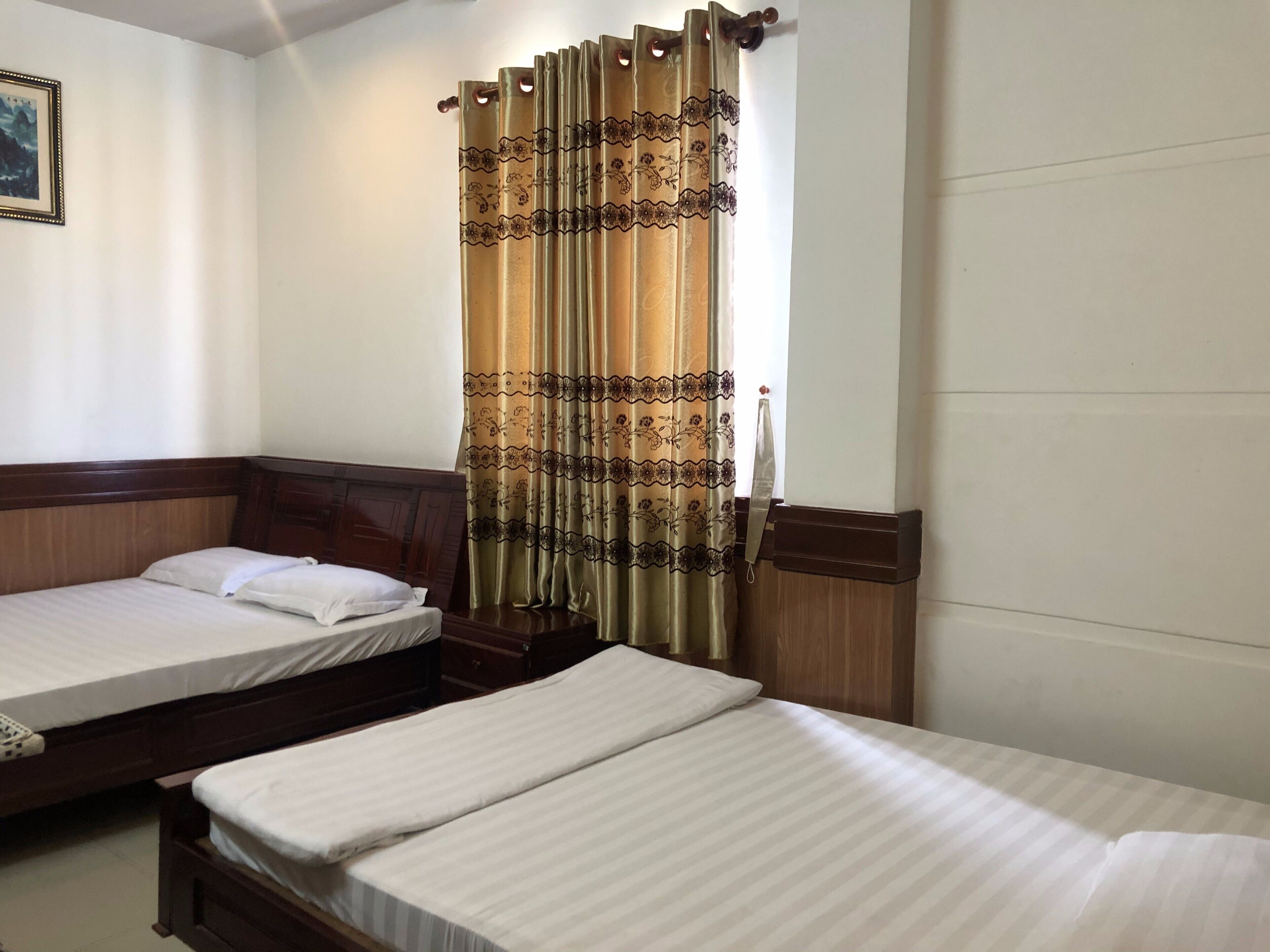 standard triple room | desk, iron/ironing board, free wifi, bed sheets