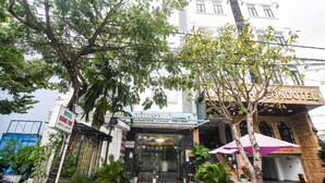 Front of property - Hung Thu Hotel (Da Nang)