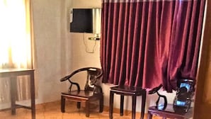 Superior Double Room - Vu Nam Hung Hotel (Ho Chi Minh City)