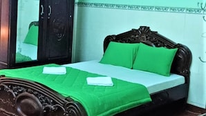 Superior Double Room - Vu Nam Hung Hotel (Ho Chi Minh City)