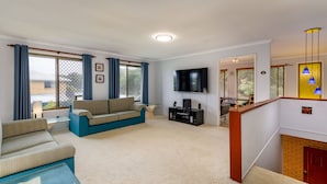 Living area - Enjoy & Soak Up the Tranquility Of Woorim (Woorim)