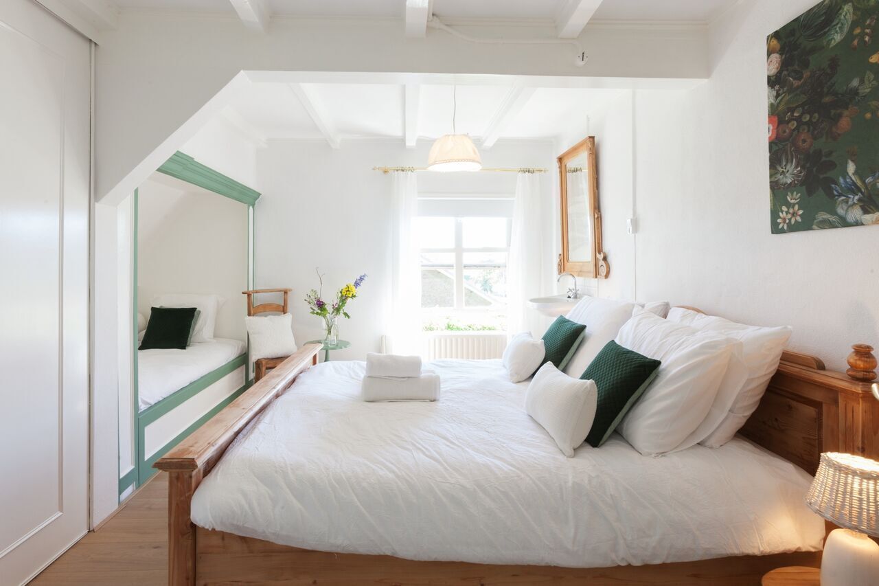 5 slaapkamers, een strijkplank/strijkijzer, gratis wifi, beddengoed