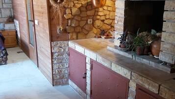 Estudio (Studio with Terrace and City View) | Interior