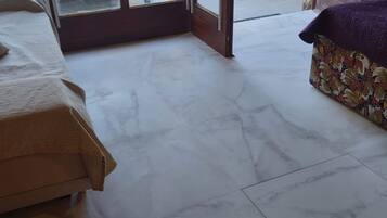 Studio (Studio with Terrace and City View)