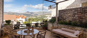 Big Terrace Apartment