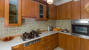 Studio (Studio with Terrace and City View) | Bếp riêng | Tủ lạnh 