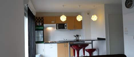 Fridge, microwave, stovetop