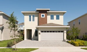 Exterior - Rent this Luxury 5 Star Villa on Encore Resort at Reunion, Orlando Villa 4434 (Orlando)