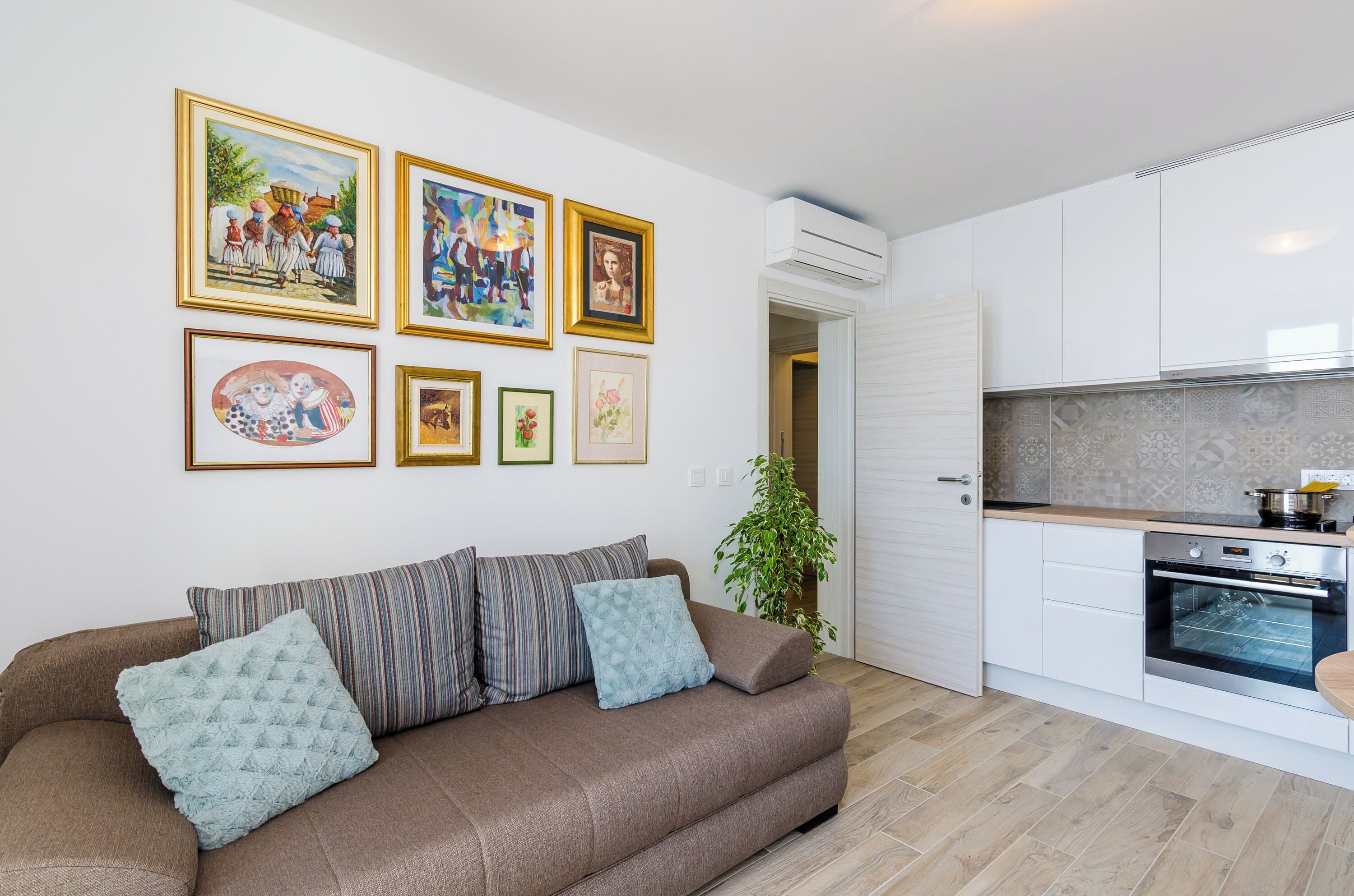 公寓 (One Bedroom Apartment  - 2 Mali) | 客廳 | 電視