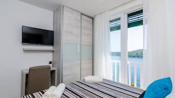 Apartment (One Bedroom Apartment - 2 Mali) | 3 bedrooms, iron/ironing board, free WiFi, bed sheets